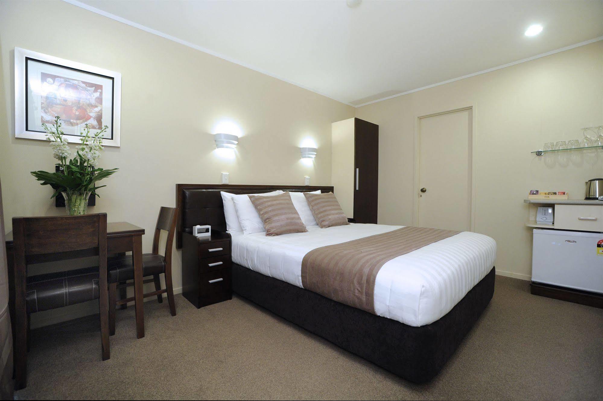 Tudor Court Motor Lodge Auckland Exteriör bild